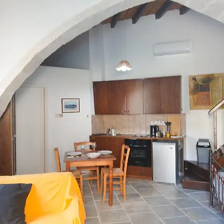 Traditional Cozy Retreat * Skarinou