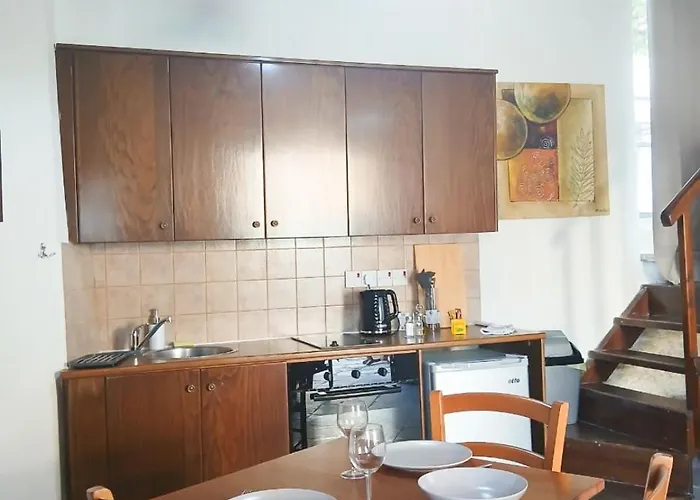 Traditional Cozy Retreat Skarinou