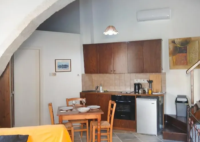 Traditional Cozy Retreat * Skarinou